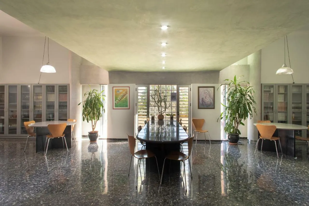 Affittacamere Residencia Sagrado Corazon Hotel Siviglia