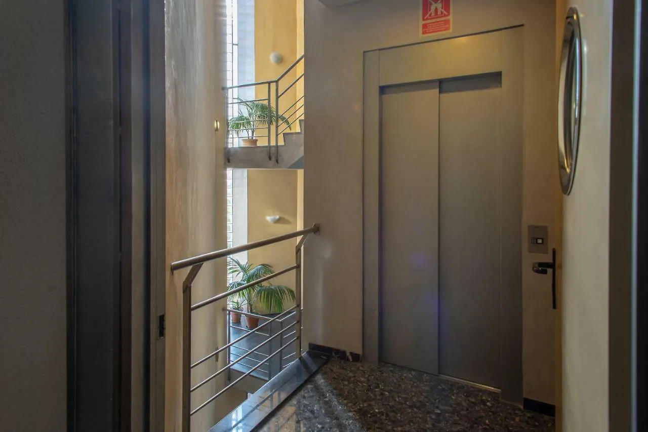 Affittacamere Residencia Sagrado Corazon Hotel Siviglia